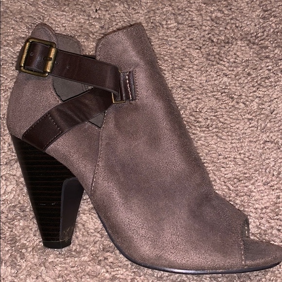 Size 6 Heeled Booties - Picture 2 of 4